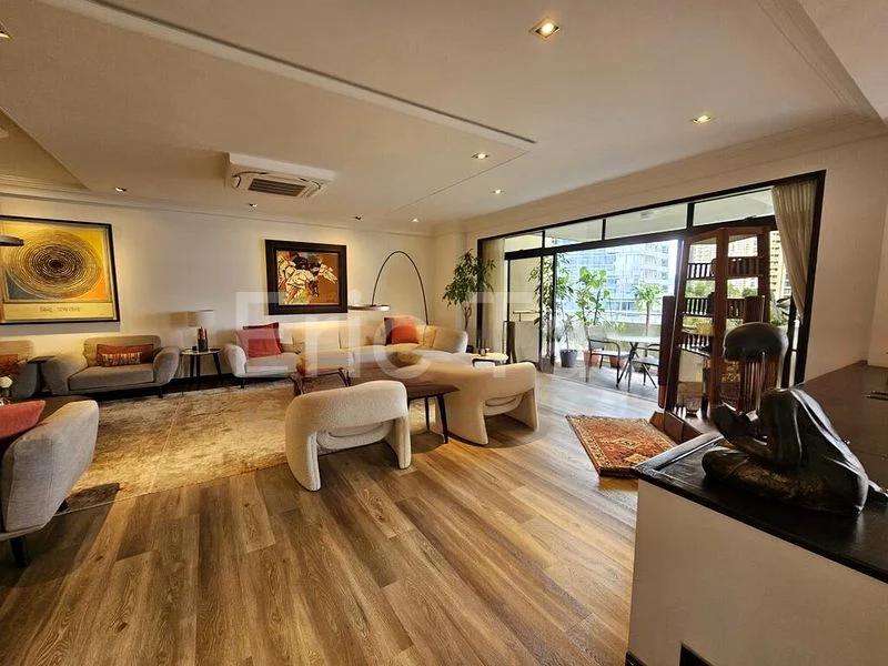 4 Bed Condo for Sale in  Beverly Hill - Image 6